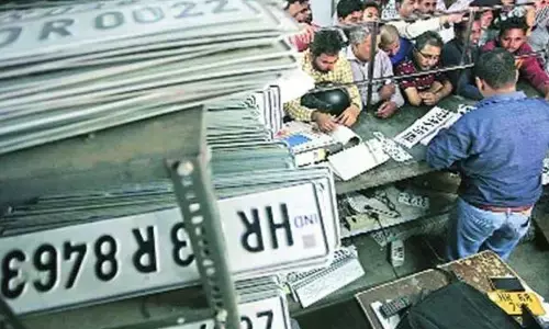 1 अप्रैल 2019 से पूर्व पंजीकृत मोटर वाहनो में हाई सिक्योरिटी नम्बर प्लेट एवं कलर कोडेड स्टीगर लगाने की अंतिम तिथि 30 सितम्बर