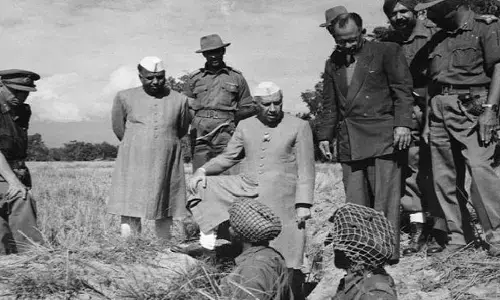 भारत विश्व में चीन से हारने के लिए अभिशप्त क्यों था/है?