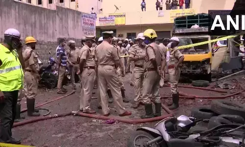 рдмреЗрдВрдЧрд▓реБрд░реБ рдХреЗ рдПрдХ рдЧреЛрджрд╛рдо рдореЗрдВ рд╡рд┐рд╕реНрдлреЛрдЯ, рджреЛ рд▓реЛрдЧреЛрдВ рдХреА рдореМрдд рдмреЗрдВрдЧрд▓реБрд░реБ рдХреЗ рдПрдХ рдЧреЛрджрд╛рдо рдореЗрдВ рд╡рд┐рд╕реНрдлреЛрдЯ, рджреЛ рд▓реЛрдЧреЛрдВ рдХреА рдореМрдд