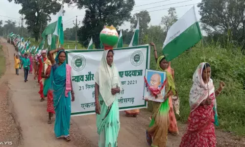 न्याय और शान्ति पदयात्रा का तीसरा दिन: पदयात्रियों ने रोजगार को लेकर खुलकर किया बहस न्याय और शान्ति पदयात्रा का तीसरा दिन: पदयात्रियों ने रोजगार को लेकर खुलकर किया बहस