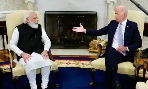 PM Modi US Visit : व्हाइट हाउस में बाइडेन से मिले पीएम मोदी, अमेरिकी राष्ट्रपति बोले- दोनों देशों के मजबूत रिश्तों के लिए प्रतिबद्ध PM Modi US Visit : व्हाइट हाउस में बाइडेन से मिले पीएम मोदी, अमेरिकी राष्ट्रपति बोले- दोनों देशों के मजबूत रिश्तों के लिए प्रतिबद्ध