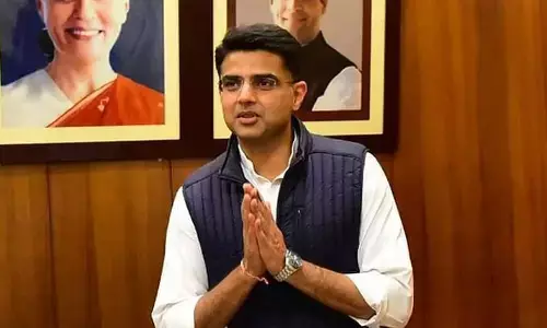 राहुल-प्रियंका से मिले सचिन पायलट, पंजाब के बाद अब राजस्थान में बड़े फेरबदल की अटकलें तेज राहुल-प्रियंका से मिले सचिन पायलट, पंजाब के बाद अब राजस्थान में बड़े फेरबदल की अटकलें तेज