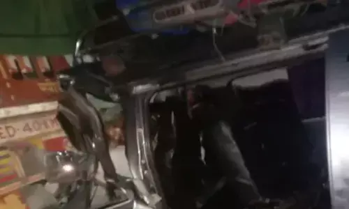 परीक्षा देने जा रहे छात्रों से भरी वैन ट्रक से टकराई, छह की मौके पर मौत परीक्षा देने जा रहे छात्रों से भरी वैन ट्रक से टकराई, छह की मौके पर मौत