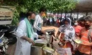 न्याय और शांति पदयात्रा छठे दिन भी जारी :  आपसी समस्याओं को साझा करने का माध्यम सामूहिक भोजन न्याय और शांति पदयात्रा छठे दिन भी जारी :  आपसी समस्याओं को साझा करने का माध्यम सामूहिक भोजन