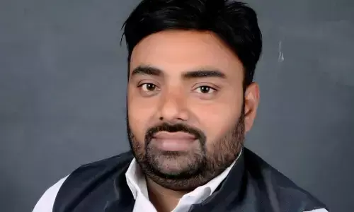 डॉक्टर की गुंडई... सुना है आपने? दर्ज करवाया सपा नेता पर फर्जी मुकदमा