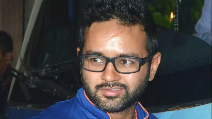 पूर्व क्रिकेटर पार्थिव पटेल के पिता का निधन पूर्व क्रिकेटर पार्थिव पटेल के पिता का निधन
