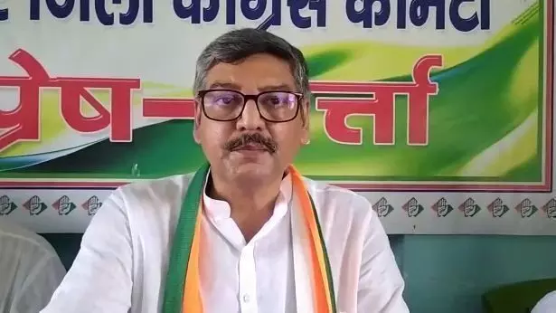 विकेन्द्रीकरण की जगह सत्ता का केन्द्रीकरण विकेन्द्रीकरण की जगह सत्ता का केन्द्रीकरण