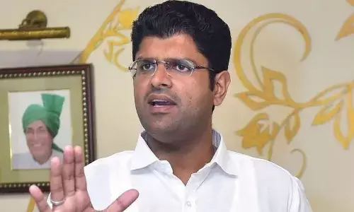 डिप्टी CM दुष्यंत चौटाला का ऐलान, किसानों के साथ अगर ऐसा हुआ तो तो अपने सभी विधायकों संग दे दूंगा इस्तीफा डिप्टी CM दुष्यंत चौटाला का ऐलान, किसानों के साथ अगर ऐसा हुआ तो तो अपने सभी विधायकों संग दे दूंगा इस्तीफा