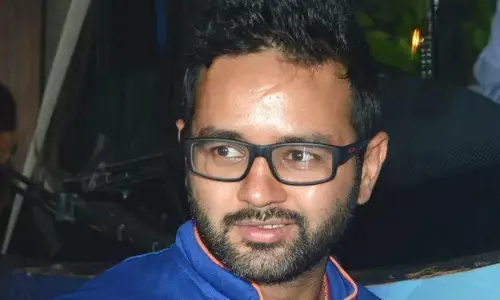 पूर्व क्रिकेटर पार्थिव पटेल के पिता का निधन पूर्व क्रिकेटर पार्थिव पटेल के पिता का निधन