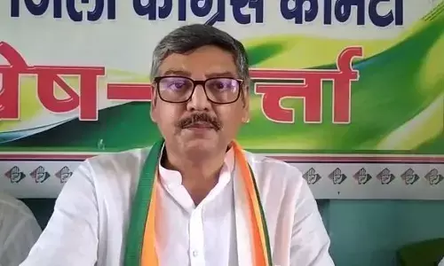 विकेन्द्रीकरण की जगह सत्ता का केन्द्रीकरण विकेन्द्रीकरण की जगह सत्ता का केन्द्रीकरण