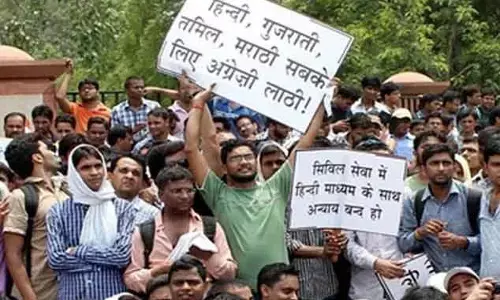 काशी हिन्दू विश्वविद्यालय के हिंदी विभाग की असिस्टेंट प्रोफेसर डॉ स्वर्ण सुमन का हिंदी माध्यम के छात्रों के नाम खुला पत्र