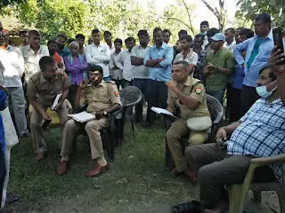 पति ने महिला की हत्या कर फंदे से लटकाया शव, परिजनो में लगाया हत्या का आरोप पति ने महिला की हत्या कर फंदे से लटकाया शव, परिजनो में लगाया हत्या का आरोप
