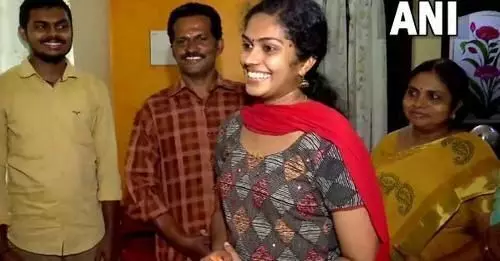 दिहाड़ी मजदूर की बेटी ने पास किया UPSC एग्जाम, बोलीं- 15 साल का सपना हुआ सच