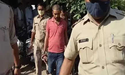 हाथरस: नाबालिग को जिंदा जलाने वाले आरोपी मोनू ठाकुर को कोर्ट ने दी फांसी की सजा हाथरस: नाबालिग को जिंदा जलाने वाले आरोपी मोनू ठाकुर को कोर्ट ने दी फांसी की सजा