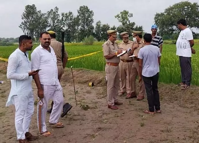 मौसी का भांजे से थे अवैध संबंध, खेत में दोनों की लाश और ... मौसी का भांजे से थे अवैध संबंध, खेत में दोनों की लाश और ...