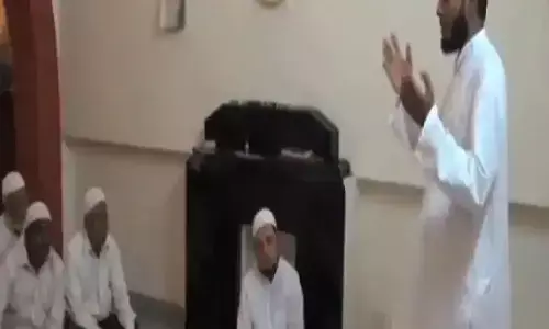 UP: सीनियर IAS अधिकारी के घर लगी कट्टरता की पाठशाला, धर्मांतरण का लग रहा है आरोप, डिप्टी सीएम बोले- जांच होगी UP: सीनियर IAS अधिकारी के घर लगी कट्टरता की पाठशाला, धर्मांतरण का लग रहा है आरोप, डिप्टी सीएम बोले- जांच होगी