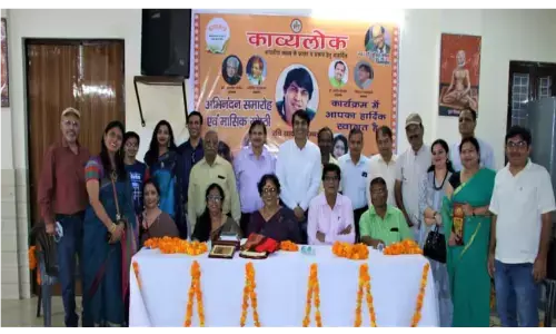 वक्त की तो तयशुदा रफ्तार है क्यों बशर की जीत में भी हार है