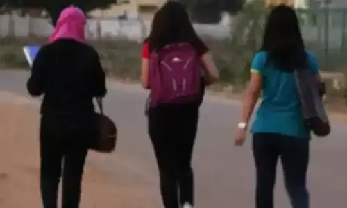 रामपुर में एक ही युवक पर आया तीन बहनों का दिल, घरवालों ने किया विरोध तो चारों घर से फरार रामपुर में एक ही युवक पर आया तीन बहनों का दिल, घरवालों ने किया विरोध तो चारों घर से फरार