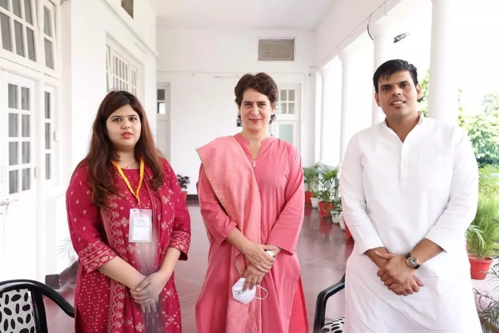 प्रियंका गांधी ने सुनी नॉएडा की समस्याएँ प्रियंका गांधी ने सुनी नॉएडा की समस्याएँ