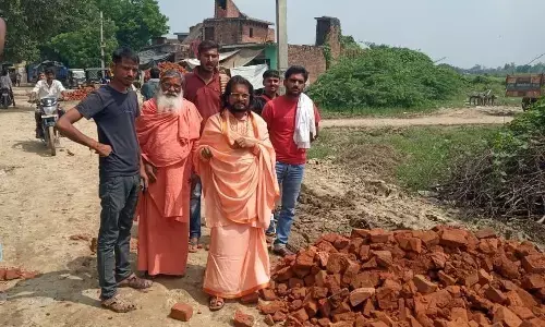 11 किमी जर्जर मार्ग को निजी रुपयों से बनवाएंगे स्वामी सत्यानंद गिरि