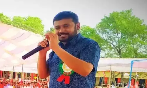 रास्ता इधर से है! कन्हैया खुशनसीब हैं कि वह रातों- रात.... रास्ता इधर से है! कन्हैया खुशनसीब हैं कि वह रातों- रात....