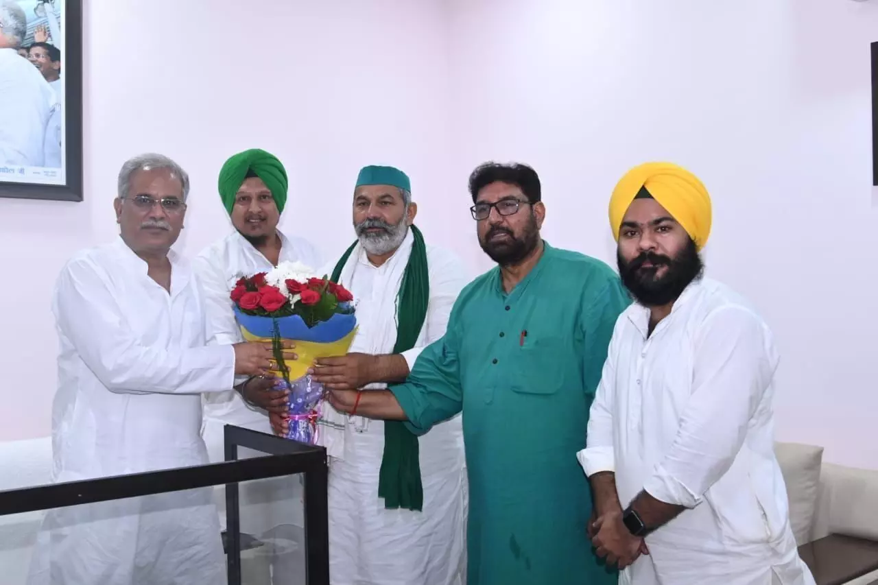 छत्तीसगढ़ सीएम से मिले राकेश टिकैत और राजाराम त्रिपाठी, कोंडागांव में आधुनिक तरीके से की जा रही खेती देखने का दिया न्यौता छत्तीसगढ़ सीएम से मिले राकेश टिकैत और राजाराम त्रिपाठी, कोंडागांव में आधुनिक तरीके से की जा रही खेती देखने का दिया न्यौता