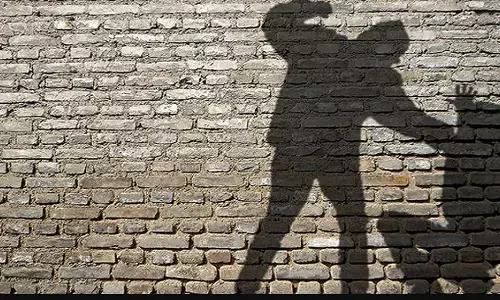 बढ़ती हिंसा के बीच न्याय और शांति की बात जरूरी