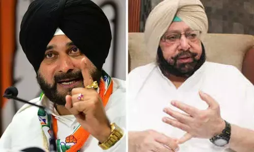 कैप्टन, सिद्धू की राजनीति देखकर हर कोई शर्मा जाए कैप्टन, सिद्धू की राजनीति देखकर हर कोई शर्मा जाए