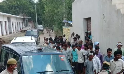 Bulandshahr Breaking News: ट्यूशन के लिए घर से निकली थी छात्रा, फिर हाईवे पर मिली लाश Bulandshahr Breaking News: ट्यूशन के लिए घर से निकली थी छात्रा, फिर हाईवे पर मिली लाश