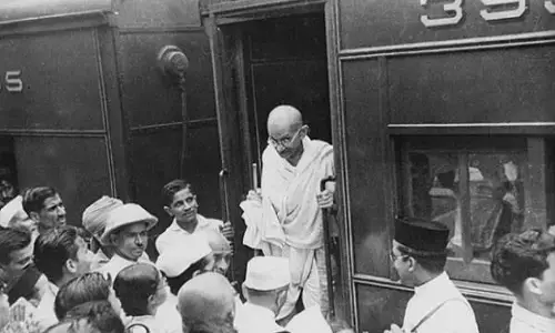 सरहद पार गांधी सरहद पार गांधी