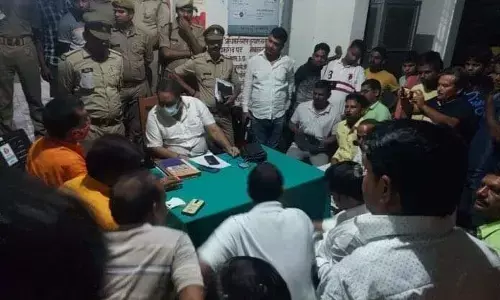 सीएम तक पहुंचा सैयदराजा थाने का मामला तो नरम पड़े पुलिस के तेवर, एक ही रात में बदल गई कहानी सीएम तक पहुंचा सैयदराजा थाने का मामला तो नरम पड़े पुलिस के तेवर, एक ही रात में बदल गई कहानी