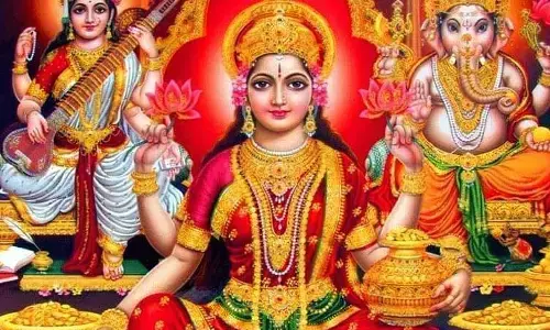 शुक्रवार को इन खास मंत्रों के साथ करें मां लक्ष्मी की पूजा शुक्रवार को इन खास मंत्रों के साथ करें मां लक्ष्मी की पूजा