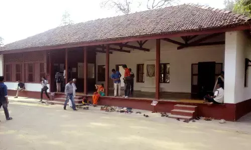 साबरमती आश्रम के मौलिक स्वरूप पर हमला साबरमती आश्रम के मौलिक स्वरूप पर हमला