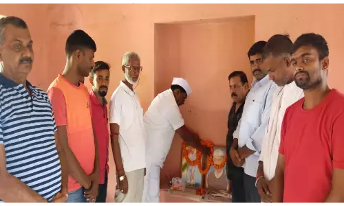 तिलक मैदान में गांधी और शास्त्री को श्रद्धांजलि तिलक मैदान में गांधी और शास्त्री को श्रद्धांजलि