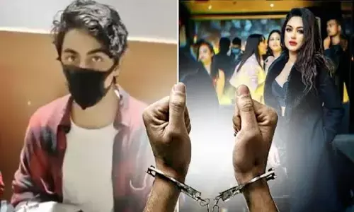 आर्यन खान, अरबाज और मुनमुन को 1 दिन की NCB कस्टडी, Aryan Khan के पास मिला कोकीन-हशीश और लाखों रु. आर्यन खान, अरबाज और मुनमुन को 1 दिन की NCB कस्टडी, Aryan Khan के पास मिला कोकीन-हशीश और लाखों रु.