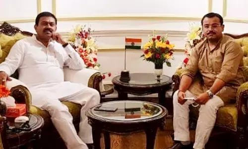 Lakhimpur Kheri Live Updates: लखीमपुर खीरी से बड़ी खबर, मंत्री अजय मिश्रा और उनके बेटे के खिलाफ केस दर्ज करने को दी तहरीर Lakhimpur Kheri Live Updates: लखीमपुर खीरी से बड़ी खबर, मंत्री अजय मिश्रा और उनके बेटे के खिलाफ केस दर्ज करने को दी तहरीर