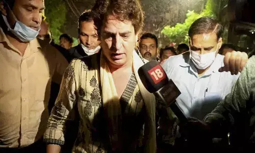 सोनभद्र से लखीमपुर तक योगी और प्रियंका के बीच सात बार हो चुका सियासी घमासान सोनभद्र से लखीमपुर तक योगी और प्रियंका के बीच सात बार हो चुका सियासी घमासान