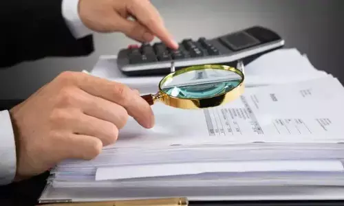 नोएडा-मुंबई समेत कई जगहों पर पड़े इनकम टैक्स के छापे, जानिए आपत्तिजनक दस्तावेज समेत क्या-क्या लगा हाथ! नोएडा-मुंबई समेत कई जगहों पर पड़े इनकम टैक्स के छापे, जानिए आपत्तिजनक दस्तावेज समेत क्या-क्या लगा हाथ!