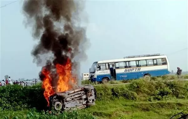 लखीमपुर में गिद्धारथियो का जमावड़ा, बाप का माल है: लुटाओ दोनों हाथों से