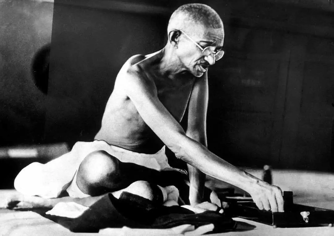 गांधी आज की आवश्यकता है
