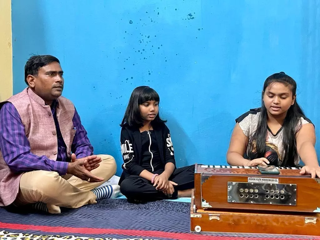 हेसाग में कल्याणी देवी के छठीं पुण्यतिथि पर भजन कार्यक्रम हेसाग में कल्याणी देवी के छठीं पुण्यतिथि पर भजन कार्यक्रम