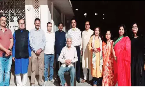 शिशिर के सम्मान में काव्य- गोष्ठी, कवियों ने अपनी रचनाओं से किया मंत्रमुग्ध शिशिर के सम्मान में काव्य- गोष्ठी, कवियों ने अपनी रचनाओं से किया मंत्रमुग्ध