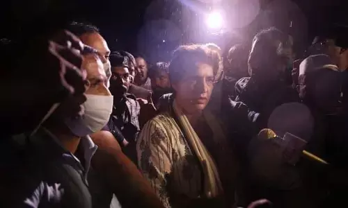 बड़ी खबर: प्रियंका गाँधी, दीपेंद्र हुड्डा और अजय कुमार लल्लू समेत 11 लोंगों पर रिपोर्ट दर्ज बड़ी खबर: प्रियंका गाँधी, दीपेंद्र हुड्डा और अजय कुमार लल्लू समेत 11 लोंगों पर रिपोर्ट दर्ज