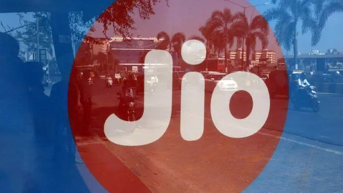 Twitter पर ट्रेंड कर रहा है JioDown, यूज़र्स कर रहे हैं Jio सर्विस न चलने की शिकायतें Twitter पर ट्रेंड कर रहा है JioDown, यूज़र्स कर रहे हैं Jio सर्विस न चलने की शिकायतें