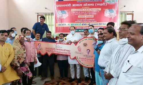 शामली: कैबिनेट मंत्री सुरेश राणा ने आवास लाभार्थियों को डिजिटल माध्यम से चाबी वितरण किया गया