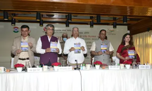 देवधरा–हिमाचल पुस्तक का विमोचन देवधरा–हिमाचल पुस्तक का विमोचन