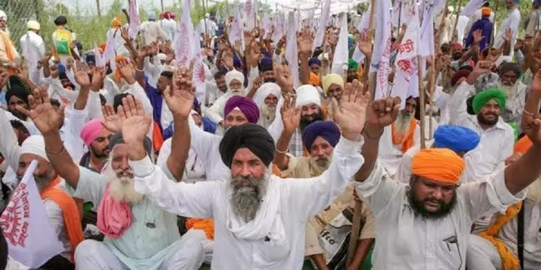 लखीमपुर-खीरी में विपक्ष को रोकना निसहाय सरकार का सबूत : एसकेएम लखीमपुर-खीरी में विपक्ष को रोकना निसहाय सरकार का सबूत : एसकेएम