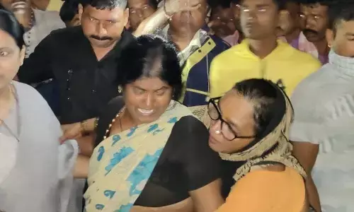 कर्नाटक में भारी बारिश से मकान ढहा, 7 की मौत; मृतकों में 2 बच्चे भी शामिल कर्नाटक में भारी बारिश से मकान ढहा, 7 की मौत; मृतकों में 2 बच्चे भी शामिल