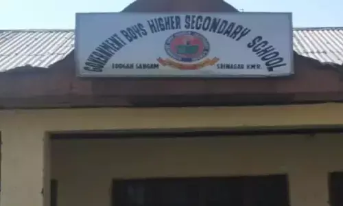 श्रीनगर में स्कूल पर आतंकियों ने बरसाईं गोलियां, मुस्लिम अध्यापकों को अलग कर, फिर दो हिंदू टीचर्स को मार दी गोली