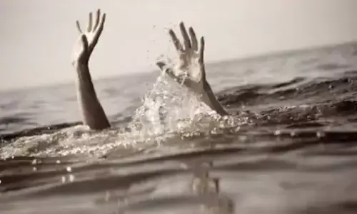 सोनरा नदी में दो दिन पहले छलांग लगाने वाले युवक की लाश आज मिली सोनरा नदी में दो दिन पहले छलांग लगाने वाले युवक की लाश आज मिली